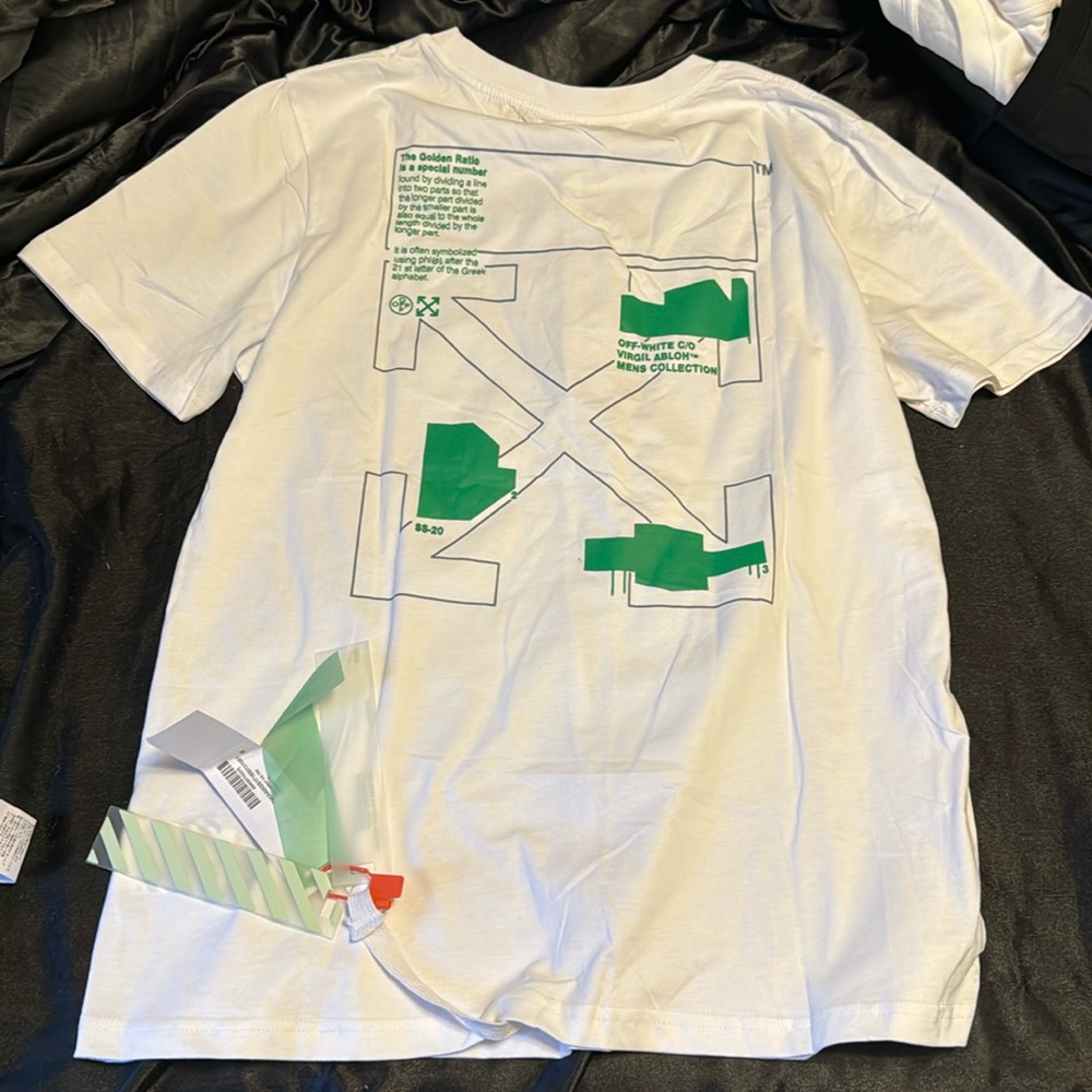 Authentic Off-White tee. I have plenty of drip for sale 🤝🏾